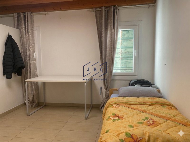 Fontanelle - (Treviso)

Casa colonica in piccolo borgo, parzialmente ristrutturata nel 2011. Situ...