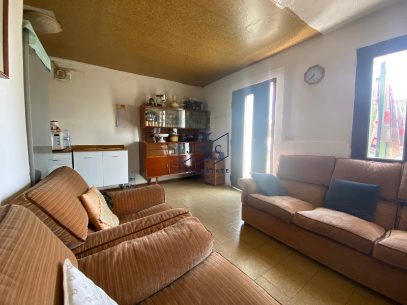 Fontanelle - (Treviso)

Casa colonica in piccolo borgo, parzialmente ristrutturata nel 2011. Situ...