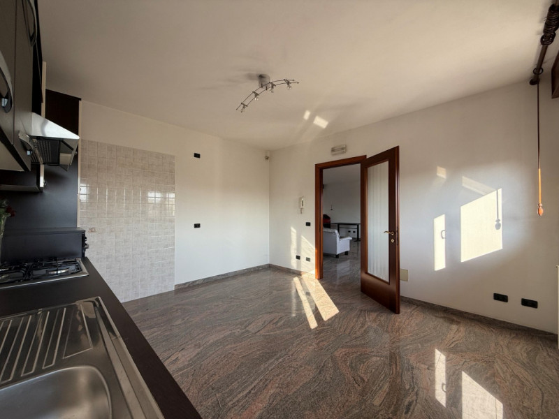 A Campolongo Maggiore, in zona centrale nelle vicinanze della chiesa proponiamo in vendita porzio...