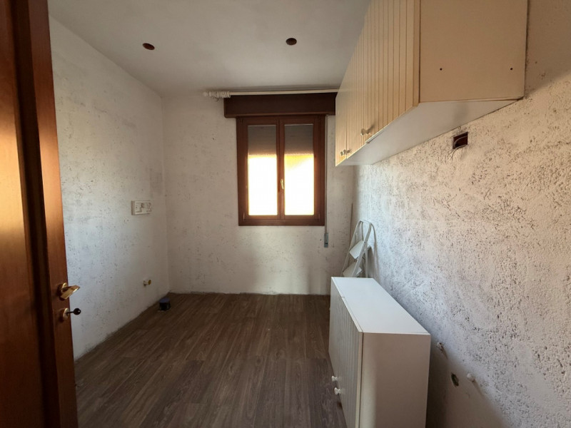 A Campolongo Maggiore, in zona centrale nelle vicinanze della chiesa proponiamo in vendita porzio...