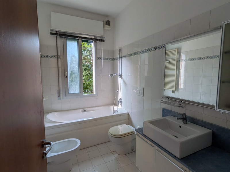 PADOVA VIA IV NOVEMBRE QUARTIERE CITTA' GIARDINO
Affittasi appartamento in tranquillo contesto re...