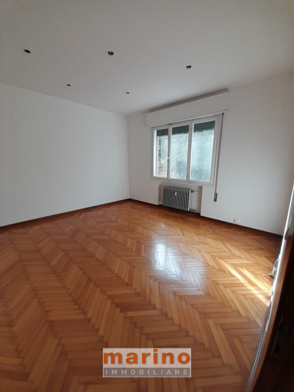 PADOVA VIA IV NOVEMBRE QUARTIERE CITTA' GIARDINO
Affittasi appartamento in tranquillo contesto re...