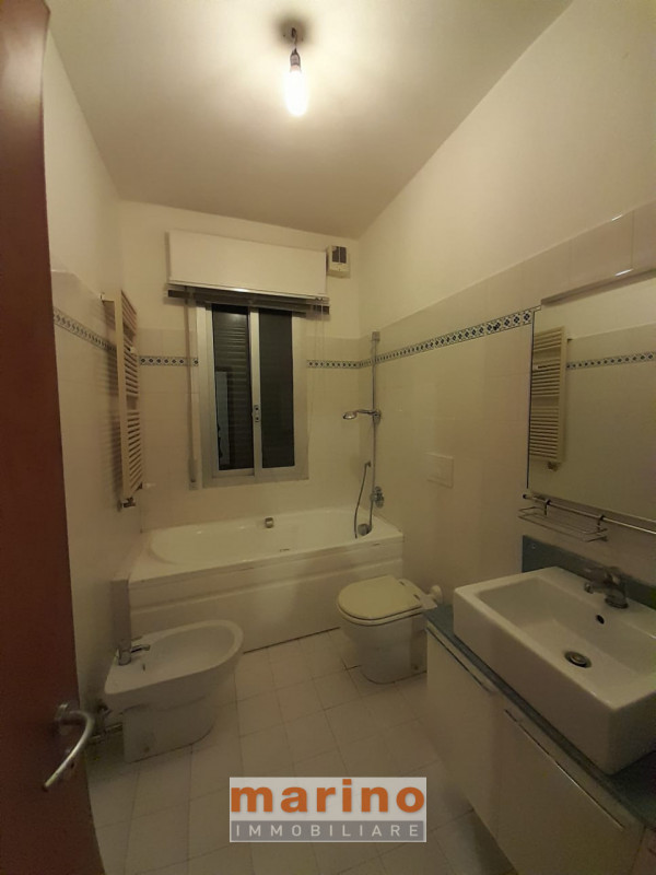 PADOVA VIA IV NOVEMBRE QUARTIERE CITTA' GIARDINO
Affittasi appartamento in tranquillo contesto re...