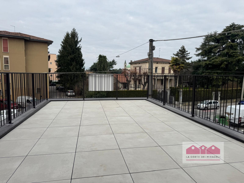 ZONA ARACELI NUOVA: PORZIONE DI BIFAMILIARE SOVRAPPOSTA, TRICAMERE BISERVIZI CON TERRAZZE ABITABI...