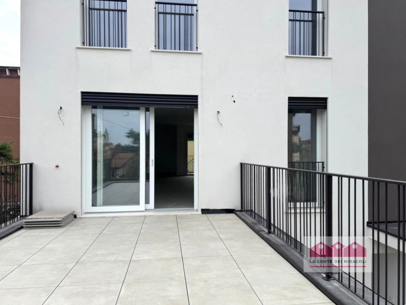 ZONA ARACELI NUOVA: PORZIONE DI BIFAMILIARE SOVRAPPOSTA, TRICAMERE BISERVIZI CON TERRAZZE ABITABI...