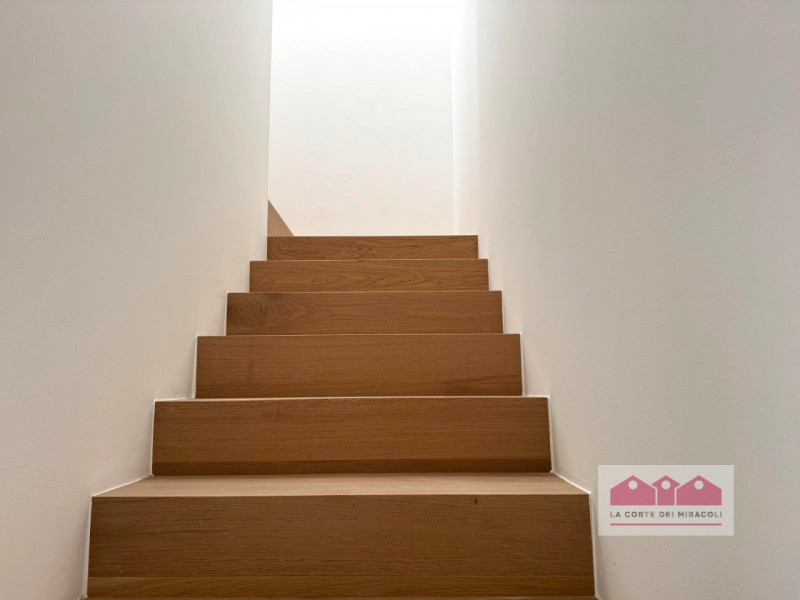 ZONA ARACELI NUOVA: PORZIONE DI BIFAMILIARE SOVRAPPOSTA, TRICAMERE BISERVIZI CON TERRAZZE ABITABI...