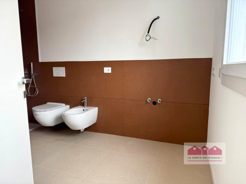 ZONA ARACELI NUOVA: PORZIONE DI BIFAMILIARE SOVRAPPOSTA, TRICAMERE BISERVIZI CON TERRAZZE ABITABI...