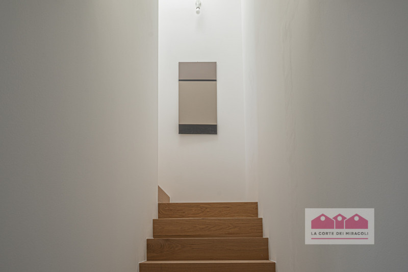 ZONA ARACELI NUOVA: PORZIONE DI BIFAMILIARE SOVRAPPOSTA, TRICAMERE BISERVIZI CON TERRAZZE ABITABI...