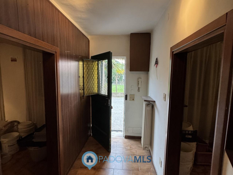 Immobile in esclusiva al Gruppo Padova MLS
In ottima posizione comodissima ai servizi, introvabil...