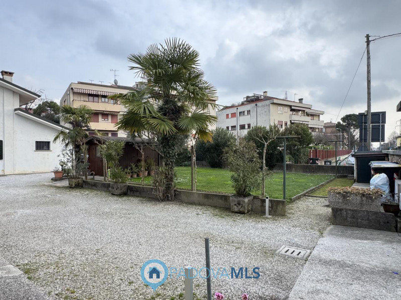 Immobile in esclusiva al Gruppo Padova MLS
In ottima posizione comodissima ai servizi, introvabil...