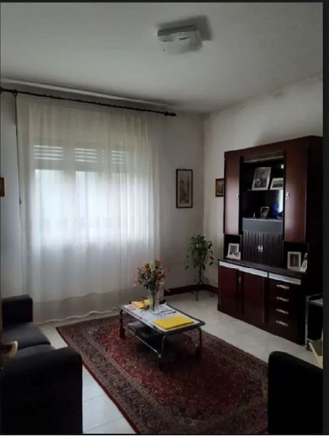 ALBIGNASEGO zona Lion vendesi casa singola su un unico livello degli anni 70 ben tenuta con circa...