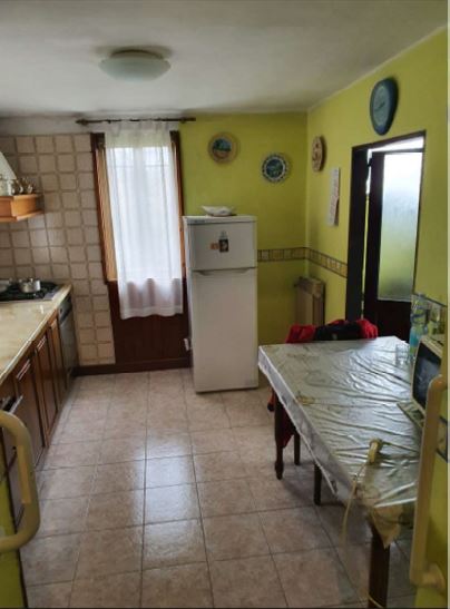 ALBIGNASEGO zona Lion vendesi casa singola su un unico livello degli anni 70 ben tenuta con circa...