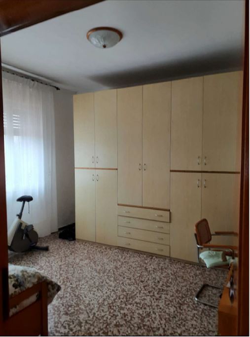 ALBIGNASEGO zona Lion vendesi casa singola su un unico livello degli anni 70 ben tenuta con circa...