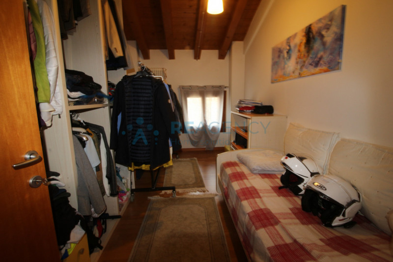 Breganze

Stai cercando un appartamento bicamere in affitto?

Prezzo €650 mensili

CHIAMACI ORA a...