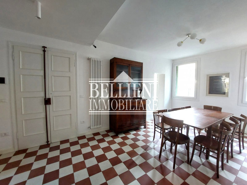 BORGO BERGA - In una delle zone più apprezzate e comode di Vicenza, proponiamo in locazione un lu...
