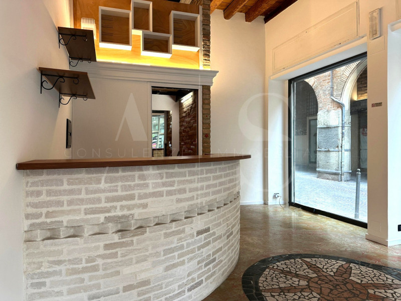 Padova – Via Zabarella  
Se cerchi un piccolo negozio per avviare o trasferire la tua attività ne...