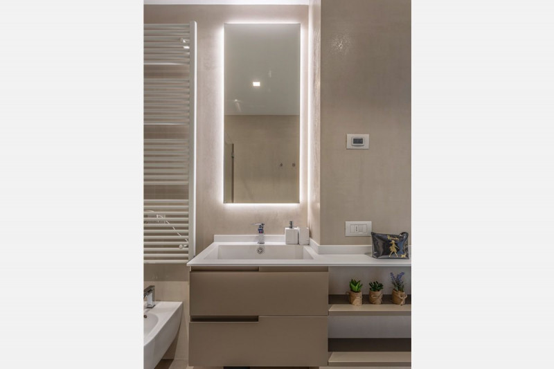 SPLENDIDO BICAMERE ARREDATO IN LOCAZIONE A VICENZA CENTRO - RIF. 8363
COMPLETO DI GARAGE E POSTO ...