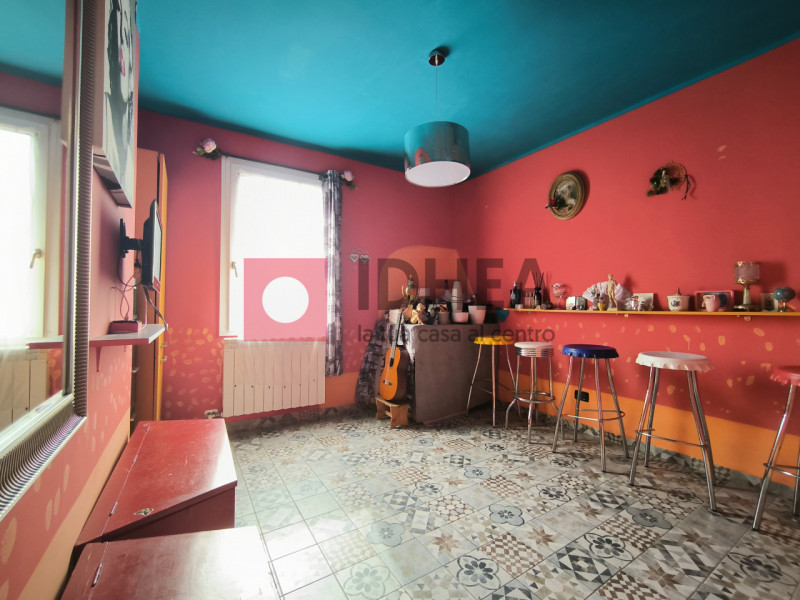 SILEA:CENDON

Appartamento bicamere, situato all'interno di una palazzina ex ATER degli anni '70 ...