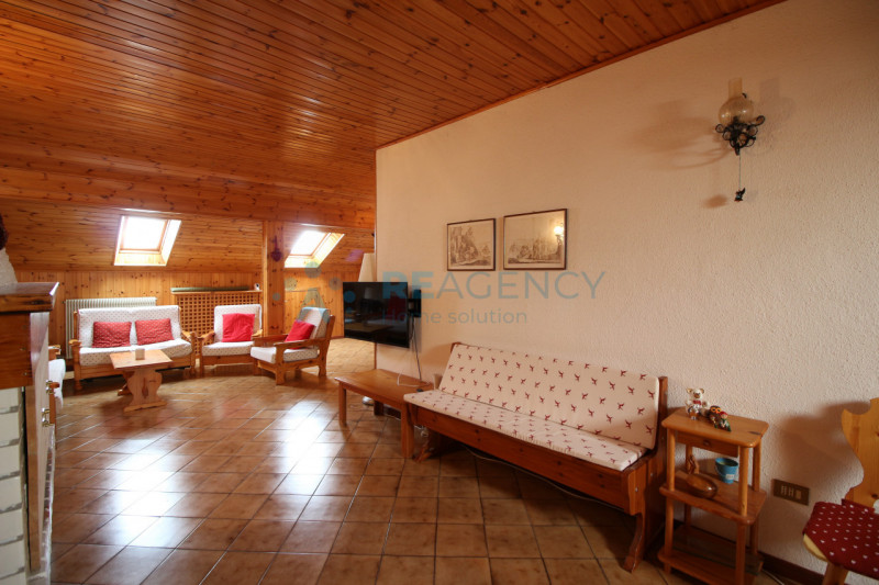 Tonezza del Cimone 

Stai cercando un appartamento in stile montano nell' Altopiano Vicentino?

P...