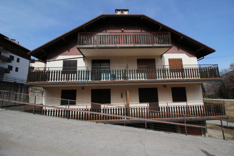 Tonezza del Cimone 

Stai cercando un appartamento in stile montano nell' Altopiano Vicentino?

P...