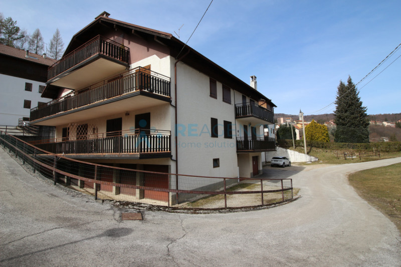 Tonezza del Cimone 

Stai cercando un appartamento in stile montano nell' Altopiano Vicentino?

P...