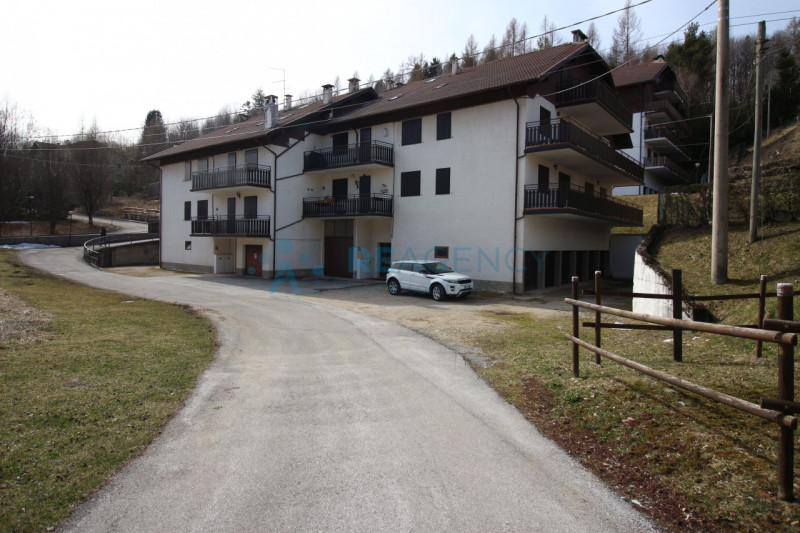 Tonezza del Cimone 

Stai cercando un appartamento in stile montano nell' Altopiano Vicentino?

P...