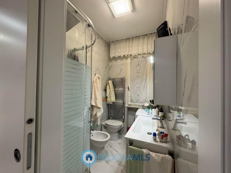 Immobile in esclusiva al Gruppo Padova MLS
In zona Arcella – San Carlo, a Padova, proponiamo in v...