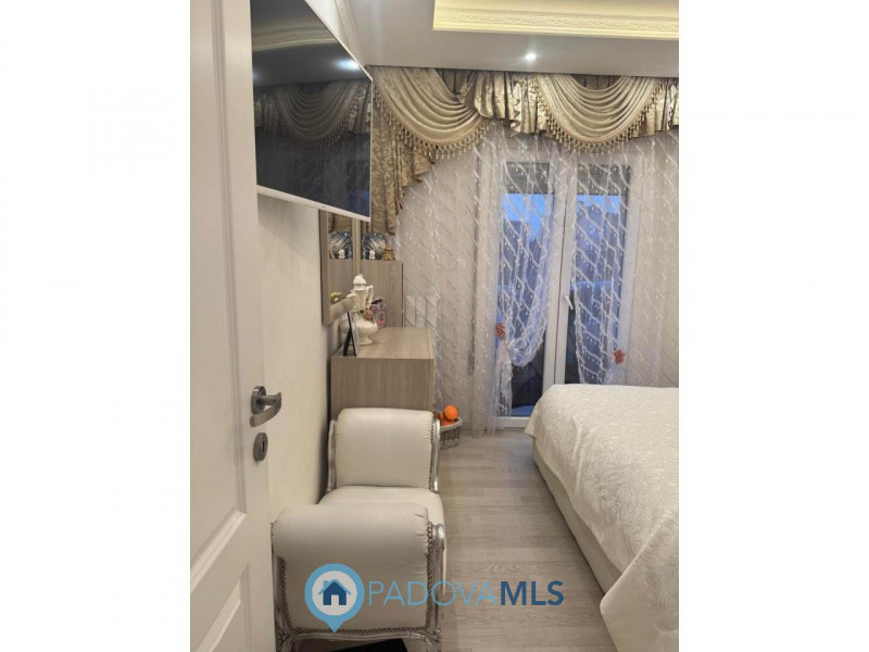 Immobile in esclusiva al Gruppo Padova MLS
In zona Arcella – San Carlo, a Padova, proponiamo in v...