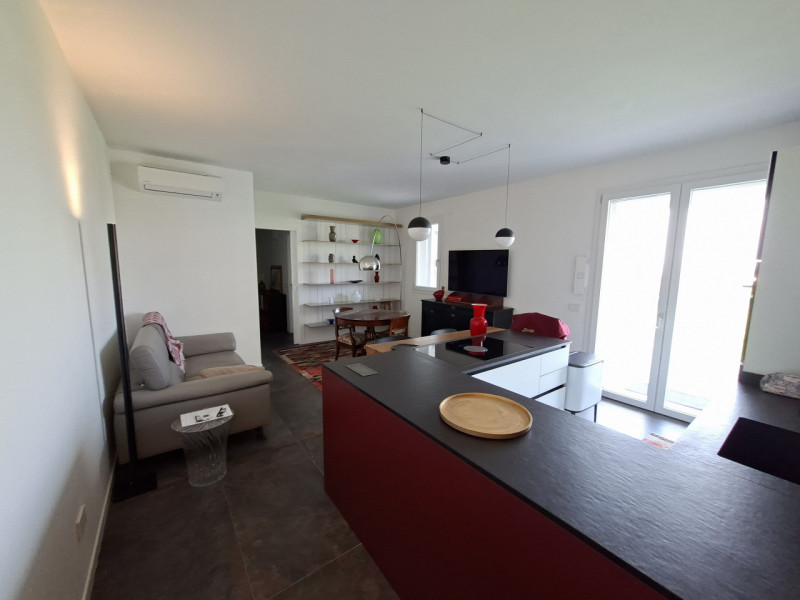 Studio Itaca Immobiliare propone in vendita un attico raffinato situato nel quartiere Crocifisso,...