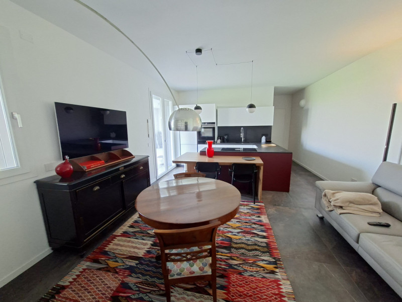 Studio Itaca Immobiliare propone in vendita un attico raffinato situato nel quartiere Crocifisso,...