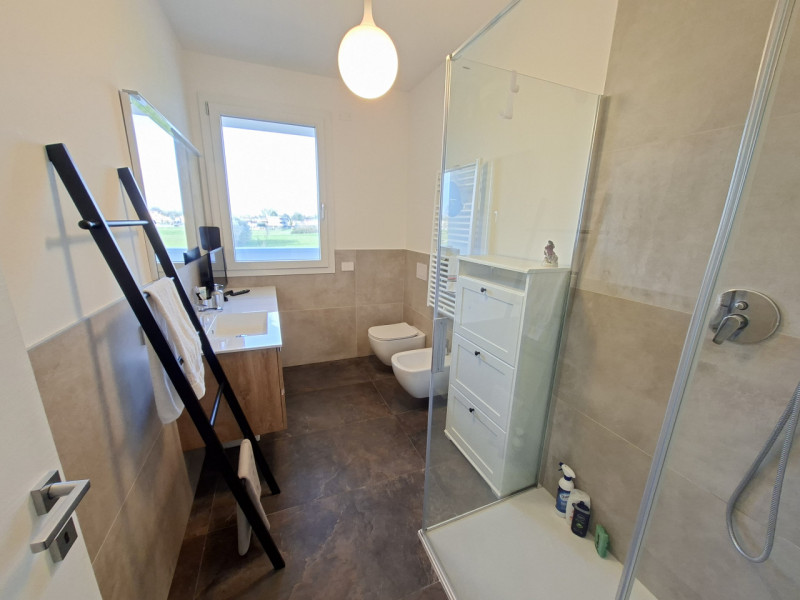 Studio Itaca Immobiliare propone in vendita un attico raffinato situato nel quartiere Crocifisso,...