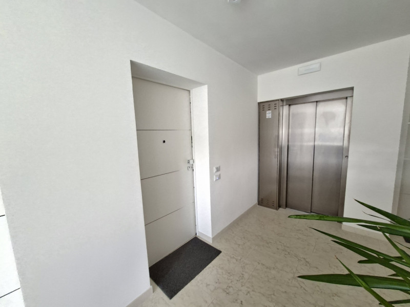 Studio Itaca Immobiliare propone in vendita un attico raffinato situato nel quartiere Crocifisso,...
