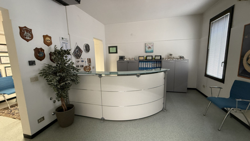 AFFITTASI UFFICIO in zona ARCELLA - SANT'ANTONINO

-Palazzina di sole 2 unità con destinazione uf...