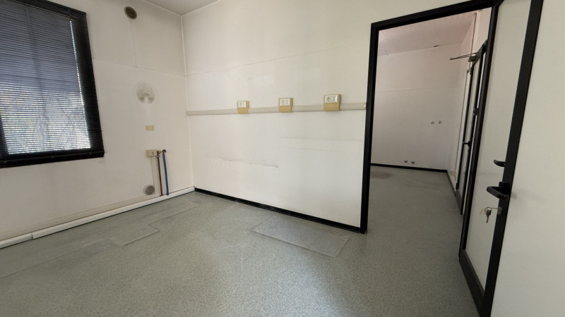 AFFITTASI UFFICIO in zona ARCELLA - SANT'ANTONINO

-Palazzina di sole 2 unità con destinazione uf...