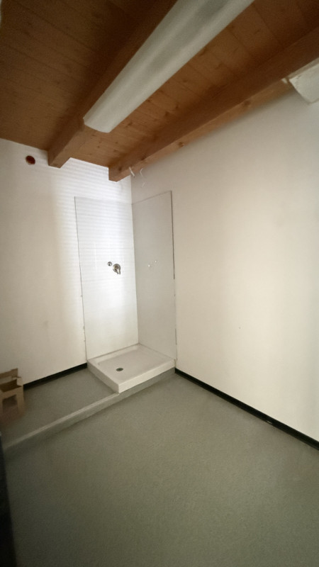AFFITTASI UFFICIO in zona ARCELLA - SANT'ANTONINO

-Palazzina di sole 2 unità con destinazione uf...