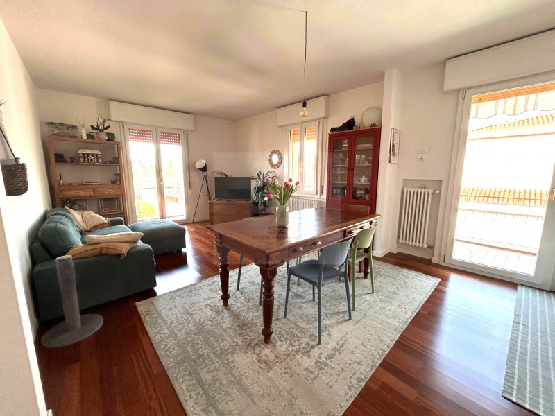 PADOVA-BRUSEGANA 

Proponiamo in vendita appartamento situato al terzo piano, particolarmente lum...