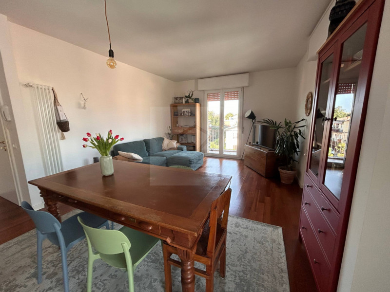 PADOVA-BRUSEGANA 

Proponiamo in vendita appartamento situato al terzo piano, particolarmente lum...