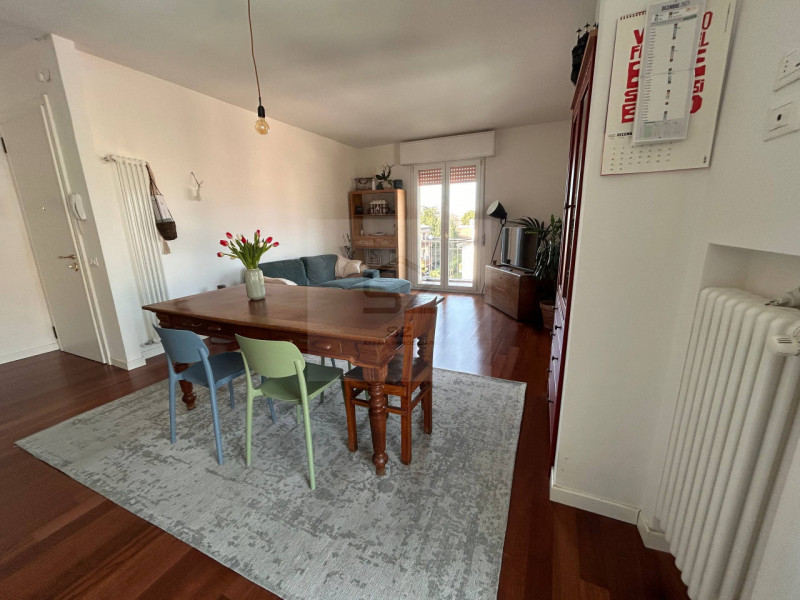 PADOVA-BRUSEGANA 

Proponiamo in vendita appartamento situato al terzo piano, particolarmente lum...