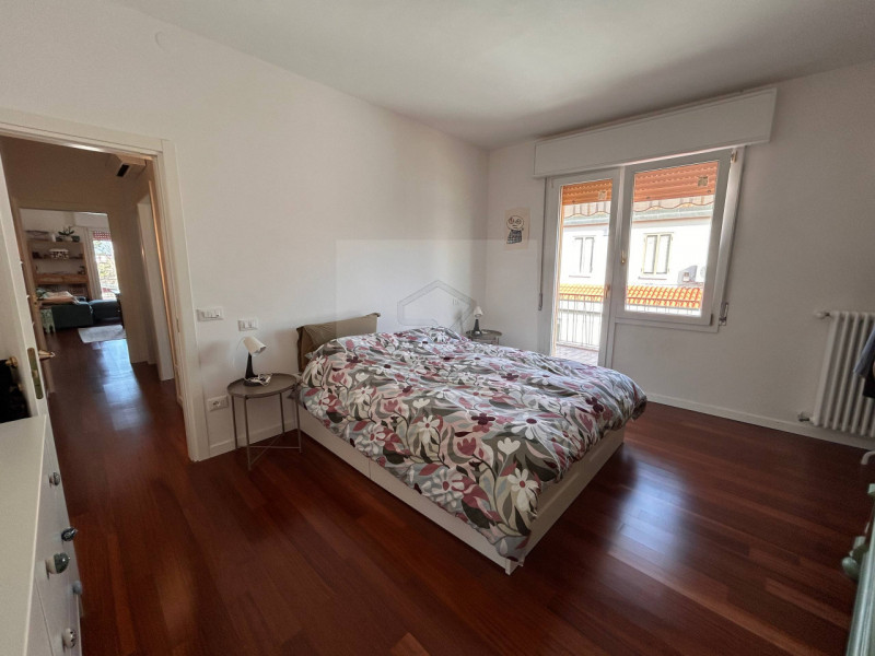 PADOVA-BRUSEGANA 

Proponiamo in vendita appartamento situato al terzo piano, particolarmente lum...