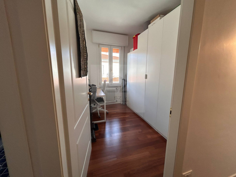 PADOVA-BRUSEGANA 

Proponiamo in vendita appartamento situato al terzo piano, particolarmente lum...