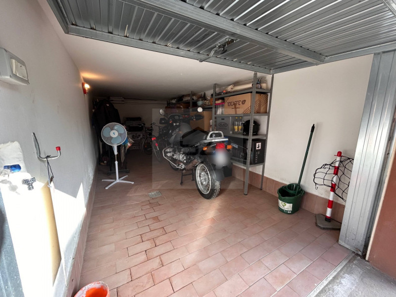 PADOVA-BRUSEGANA 

Proponiamo in vendita appartamento situato al terzo piano, particolarmente lum...