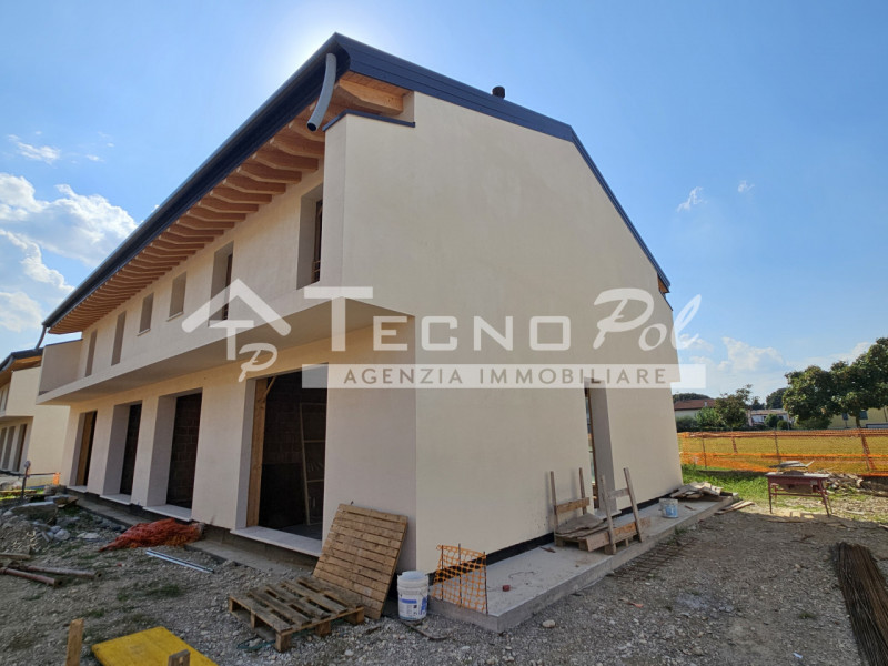 CAMPODARSEGO - Se quello che cerchi è l'indipendenza di una casa in contesto tranquillo ma ad una...