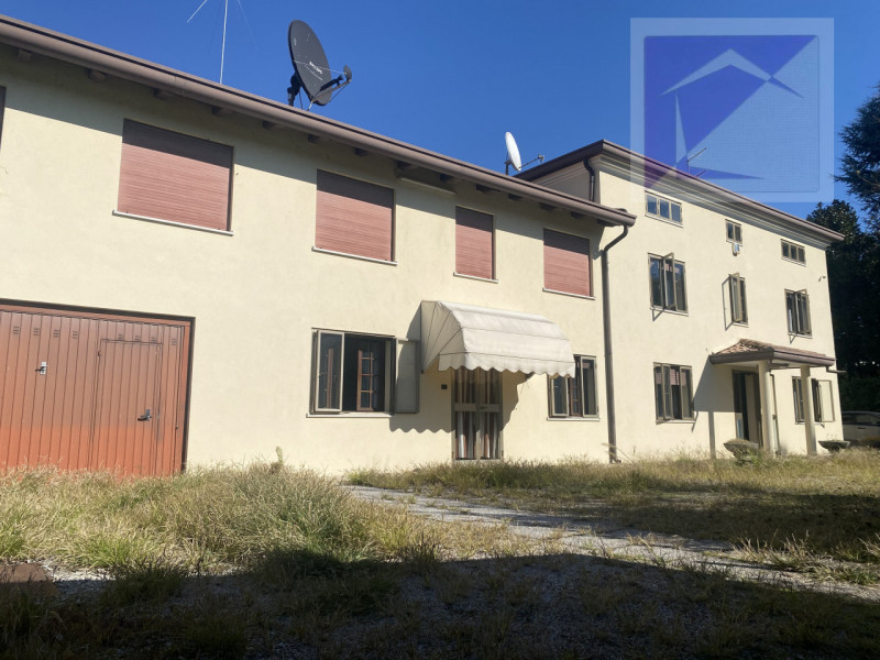 Santa Giustina in Colle -Frazione Fratte - Proponiamo in vendita villa singola situata in una tra...