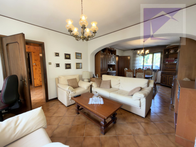 Santa Giustina in Colle -Frazione Fratte - Proponiamo in vendita villa singola situata in una tra...