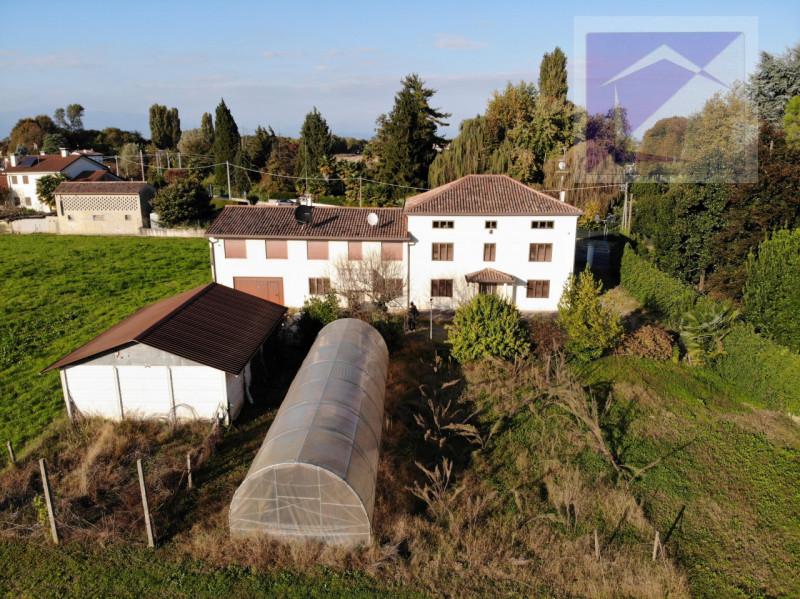 Santa Giustina in Colle -Frazione Fratte - Proponiamo in vendita villa singola situata in una tra...