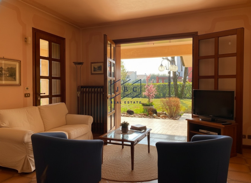 Mansue' - (Treviso)

Proponiamo in vendita villa immersa in un grande giardino curato nei minimi ...