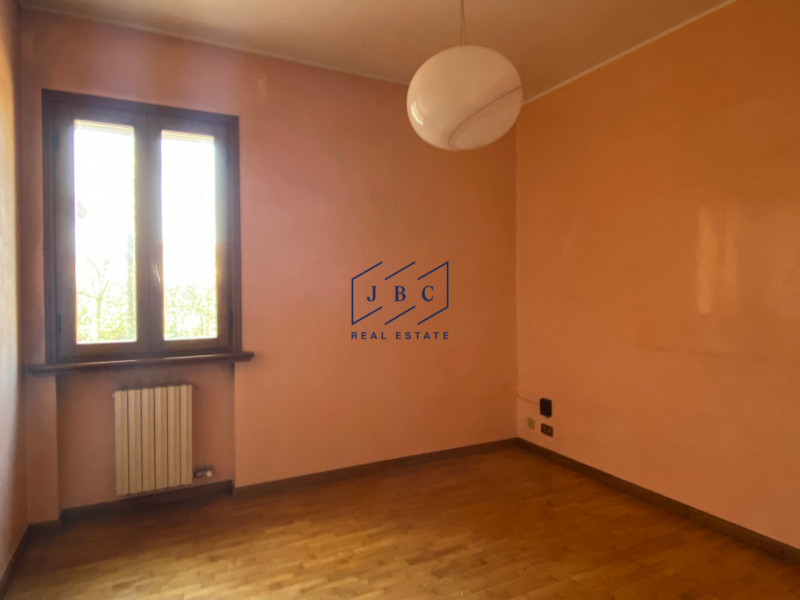 Mansue' - (Treviso)

Proponiamo in vendita villa immersa in un grande giardino curato nei minimi ...