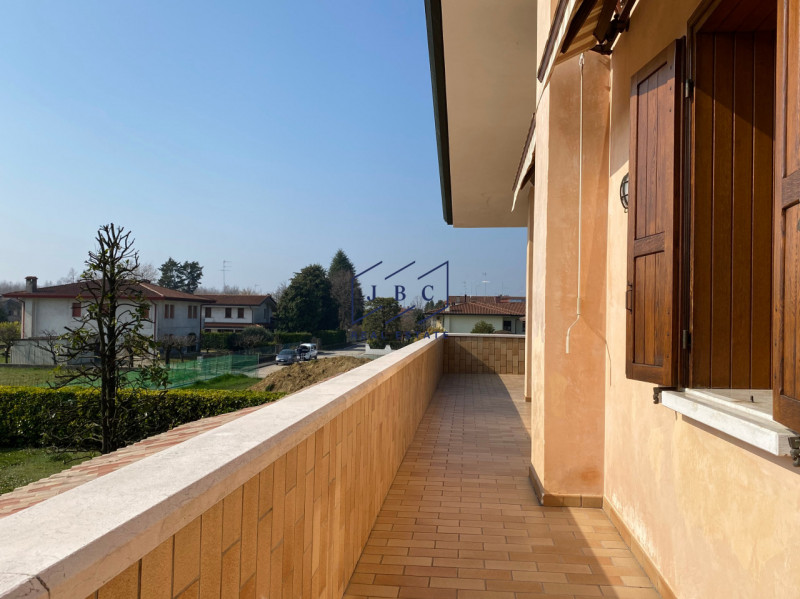 Mansue' - (Treviso)

Proponiamo in vendita villa immersa in un grande giardino curato nei minimi ...