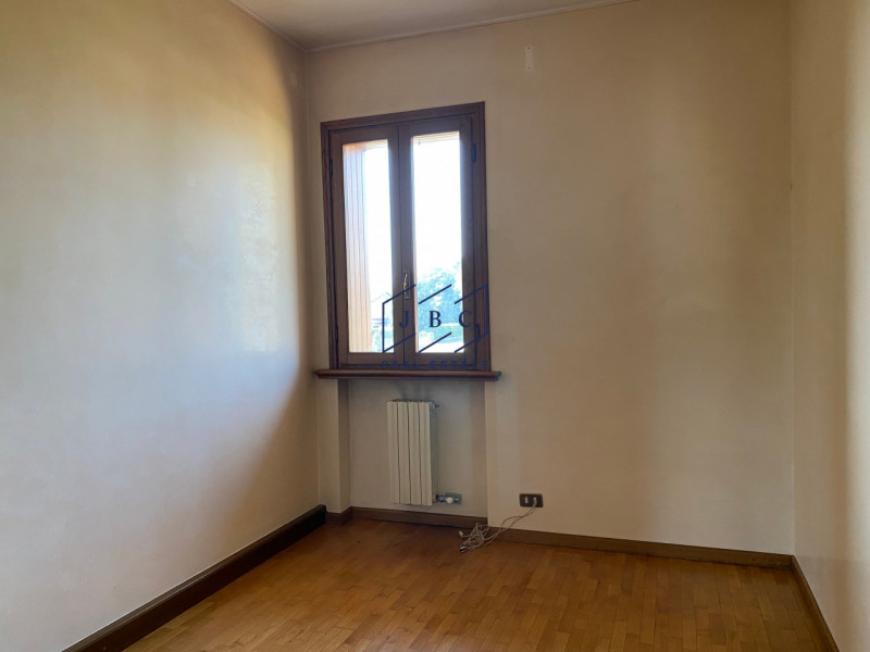 Mansue' - (Treviso)

Proponiamo in vendita villa immersa in un grande giardino curato nei minimi ...