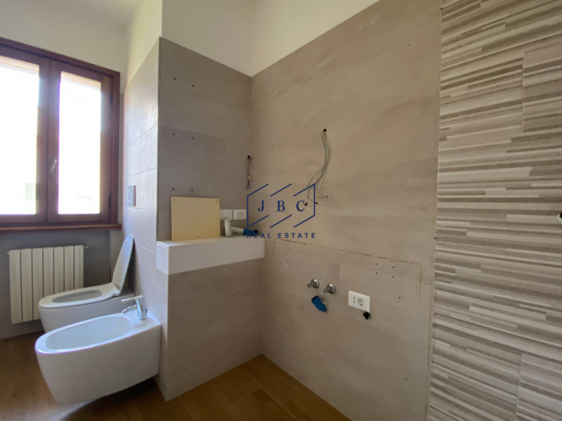 Mansue' - (Treviso)

Proponiamo in vendita villa immersa in un grande giardino curato nei minimi ...